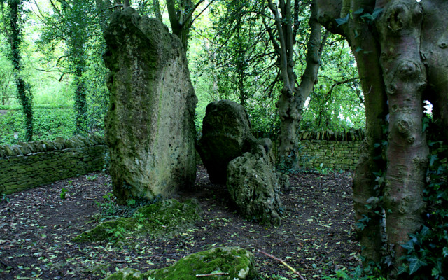 The Hoar Stone in Myriad Shades of Green